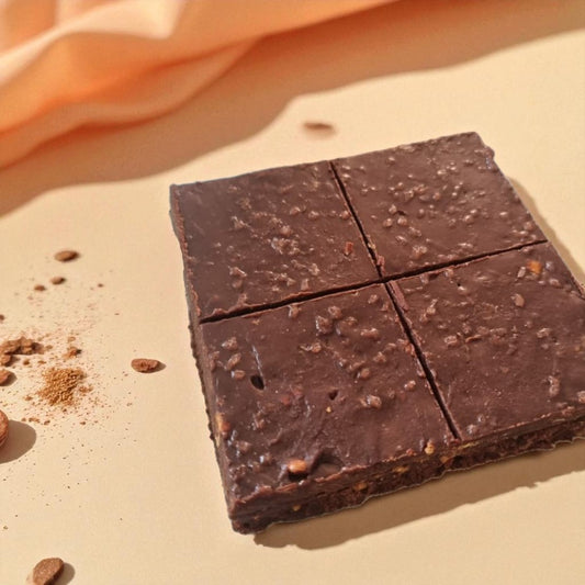 Chocolate fudge with roasted pecans